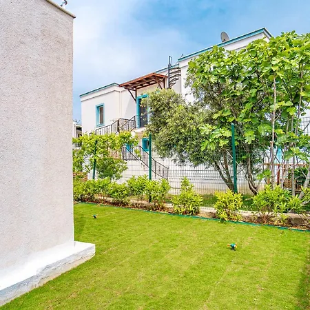 Duplex Villa In Yalikavak With A Beautiful Garden