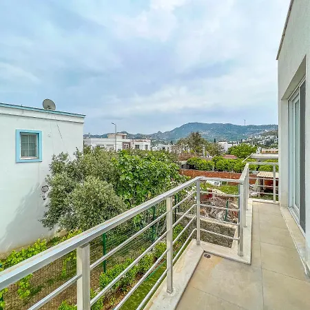 Villa Duplex Villa in Yalıkavak with a Beautiful Garden Bodrum